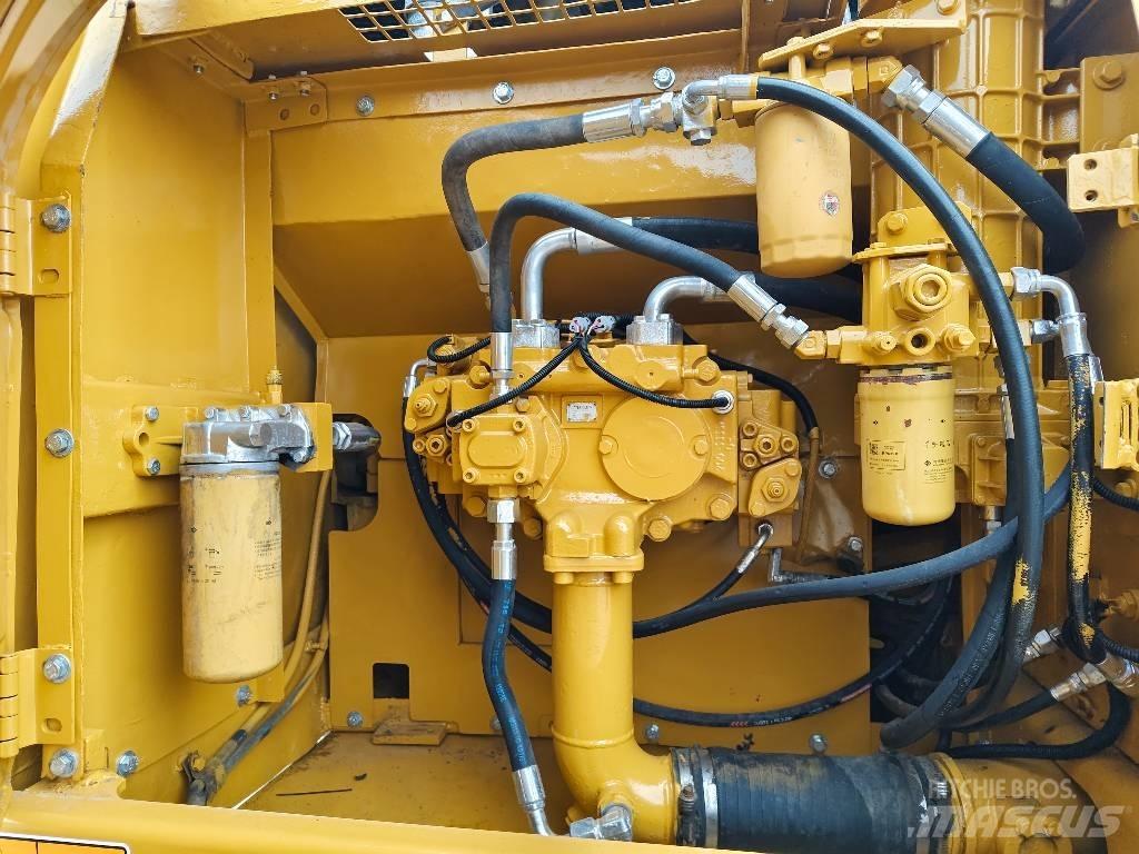 CAT 330 D2L Гусеничні екскаватори