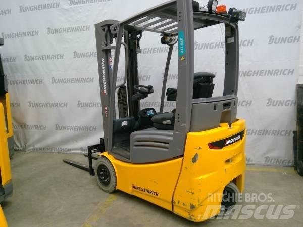 Jungheinrich EFG 112 Електронавантажувачі