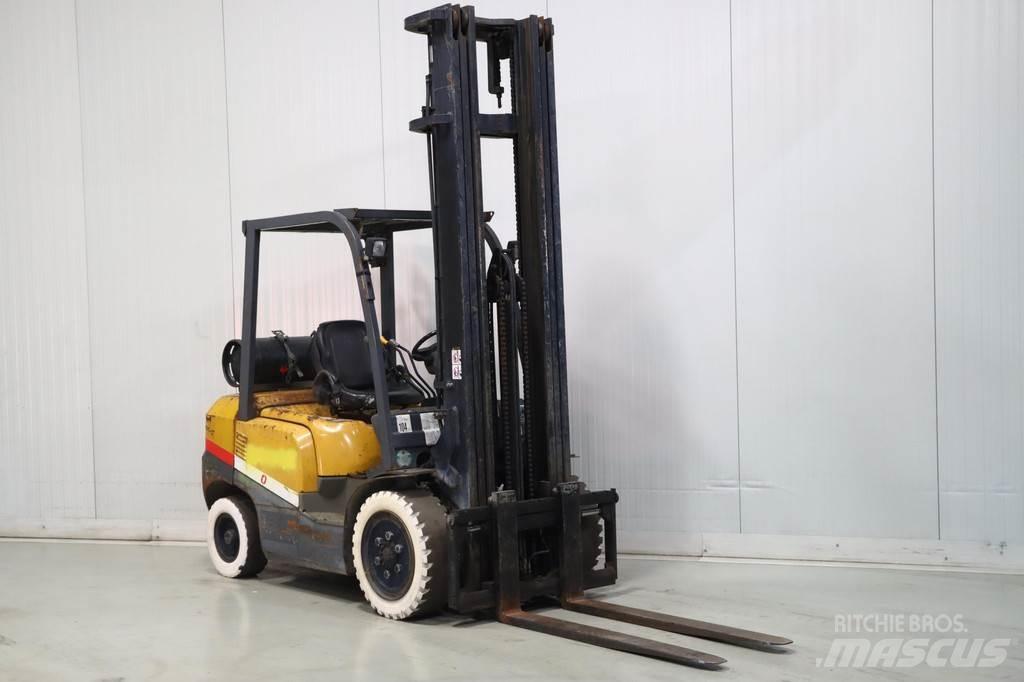 TCM FG30T3 Газові навантажувачі