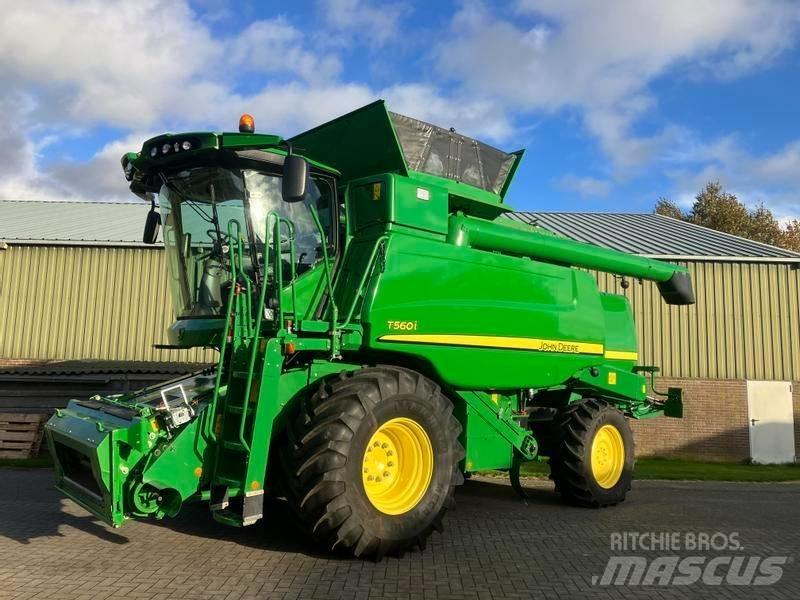 John Deere T 560 i Зернозбиральні комбайни