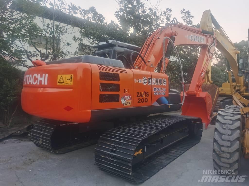 Hitachi ZX 200 Гусеничні екскаватори