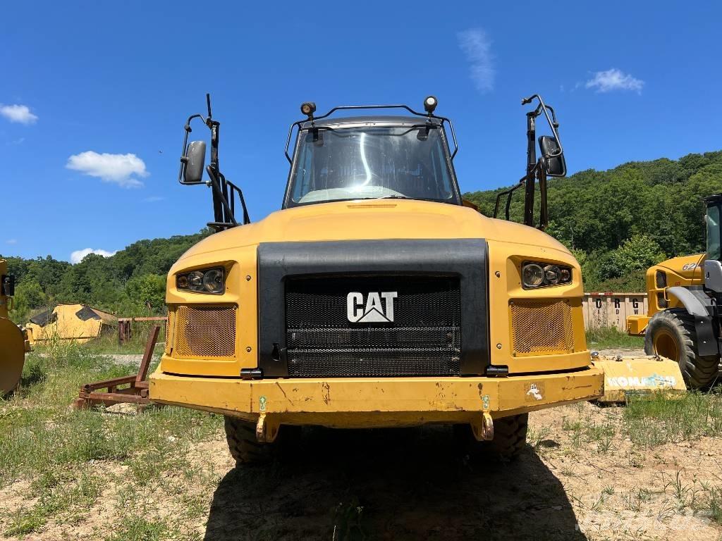 CAT 730 C Зчленовані самоскиди