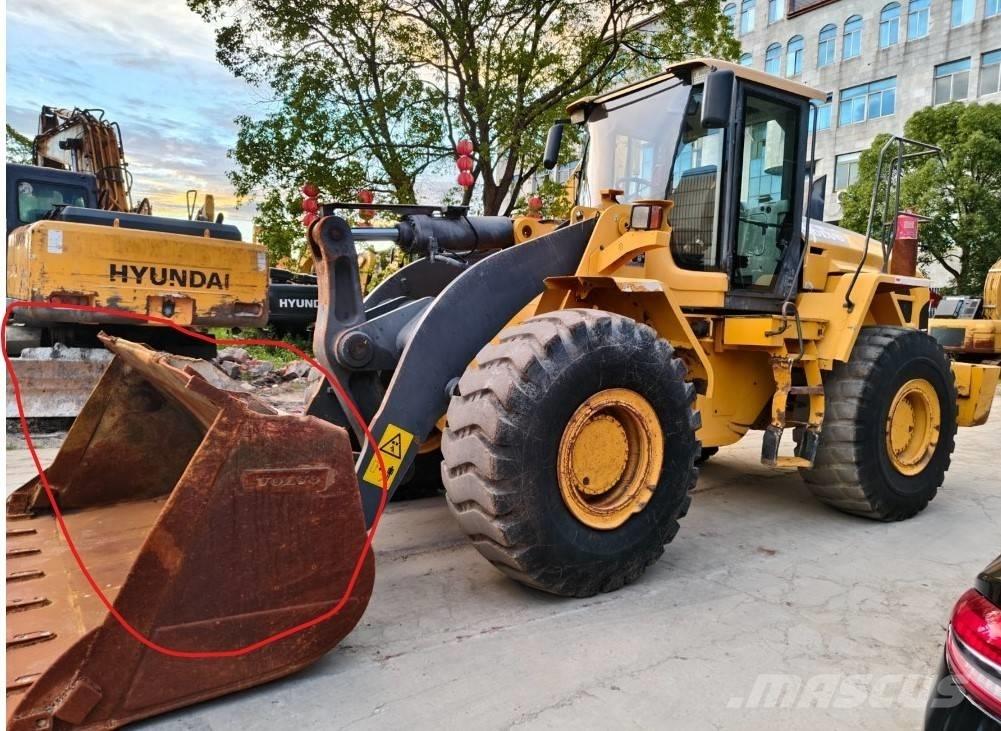 Volvo L 120 Фронтальні навантажувачі