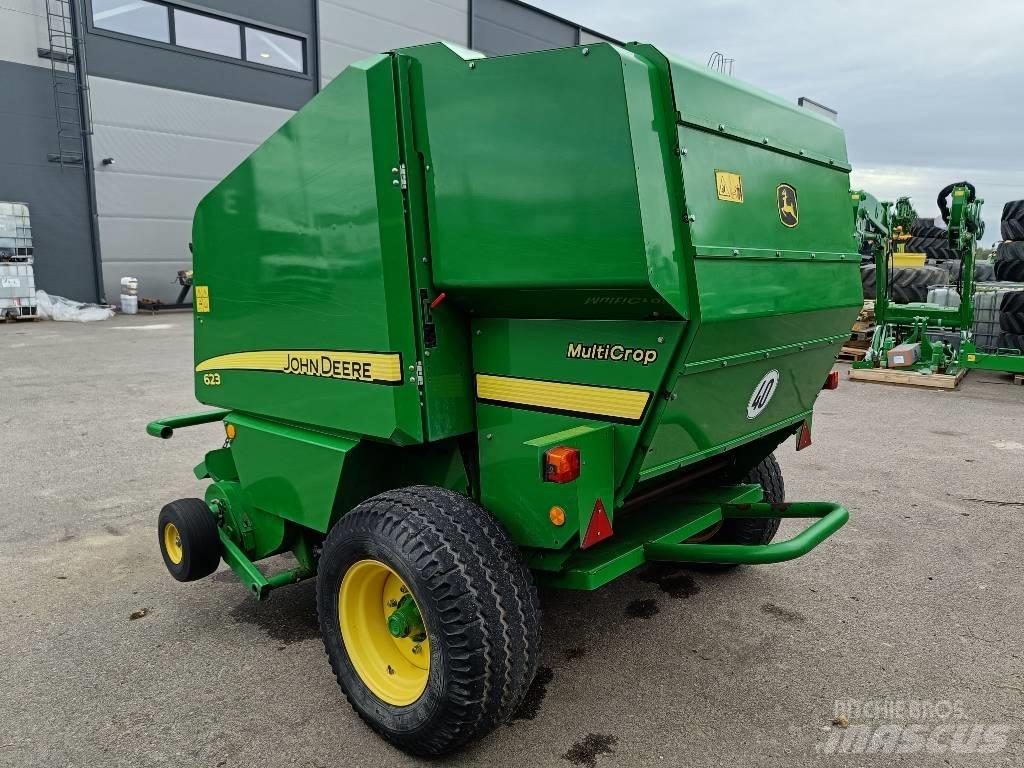 John Deere 623N Рулонні прес-підбирачі