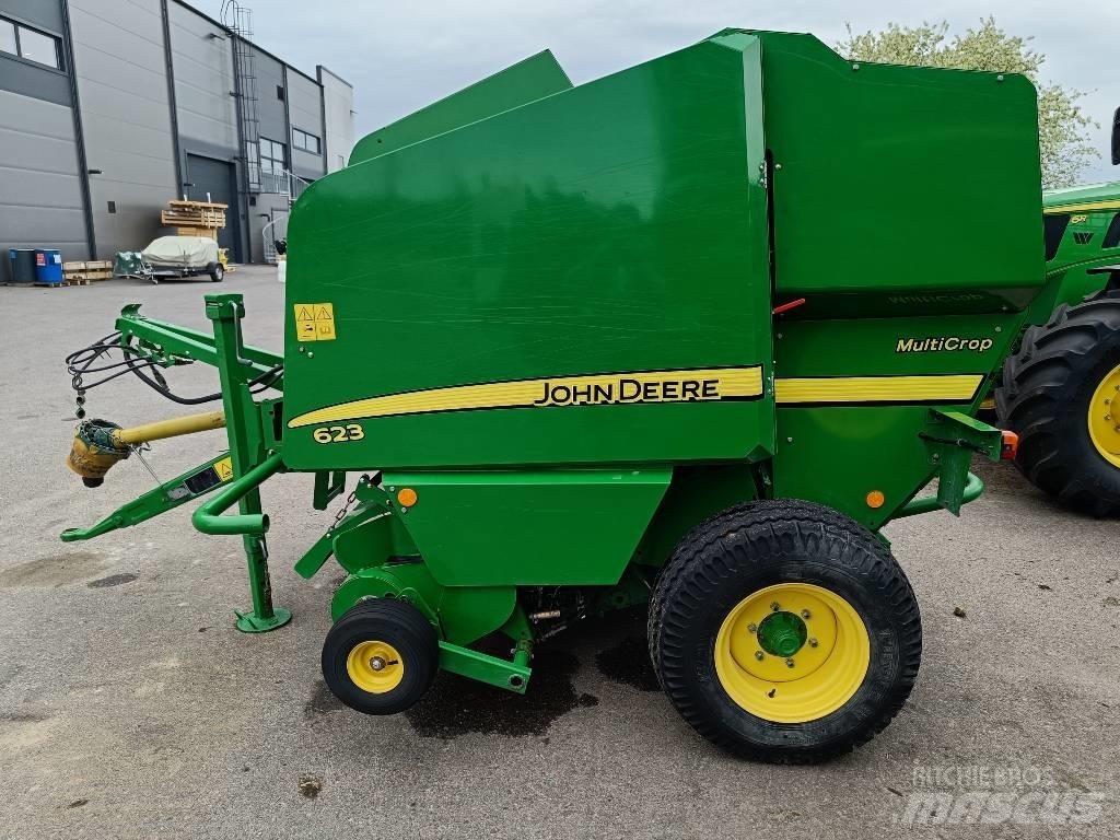 John Deere 623N Рулонні прес-підбирачі