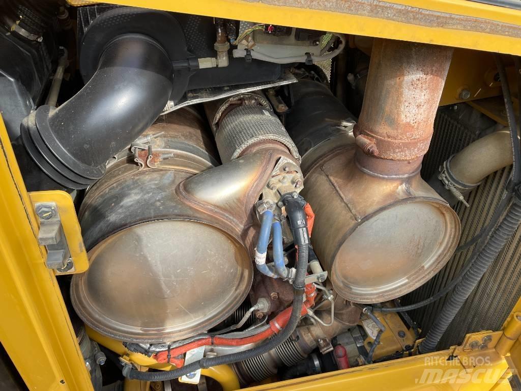 CAT D 6 T LGP EPA Гусеничні бульдозери