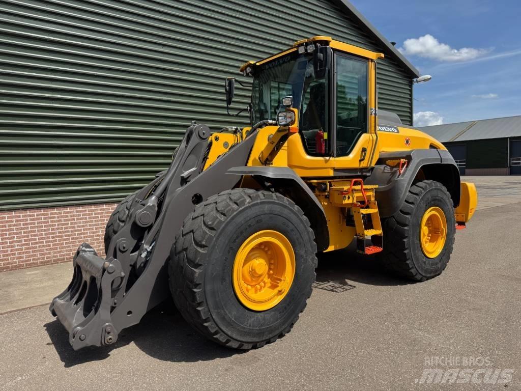 Volvo L 120 H Фронтальні навантажувачі