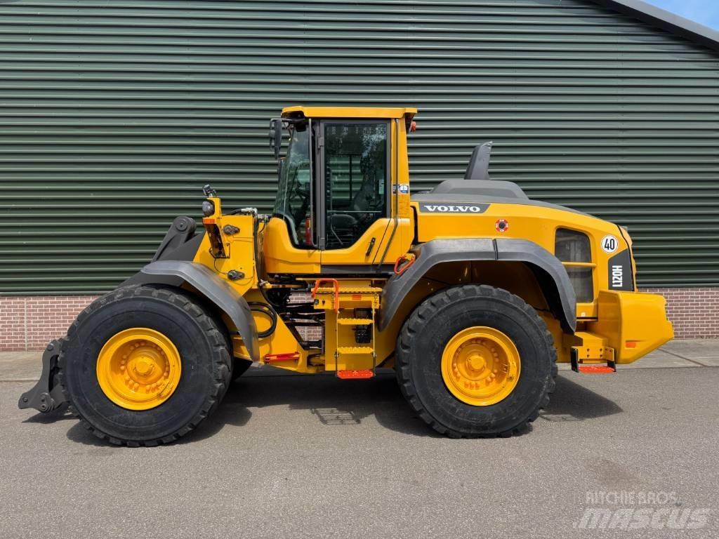 Volvo L 120 H Фронтальні навантажувачі