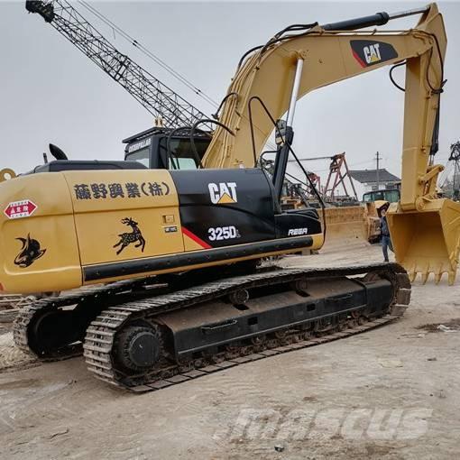 CAT 325DL Гусеничні екскаватори