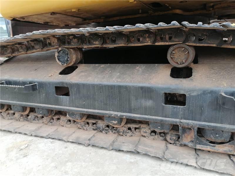 CAT 325DL Гусеничні екскаватори