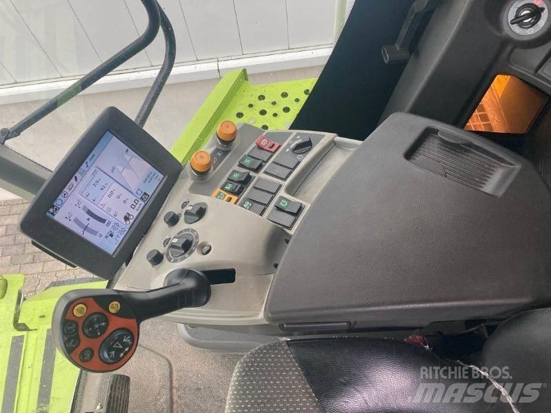 CLAAS LEXION 750 Зернозбиральні комбайни