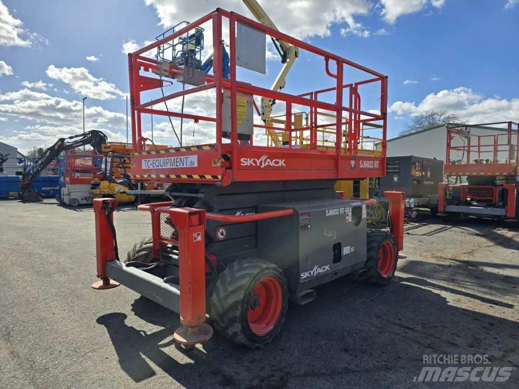 SkyJack SJ 6832 RT Підйомники-ножиці