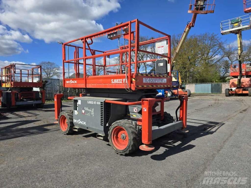 SkyJack SJ 6832 RT Підйомники-ножиці