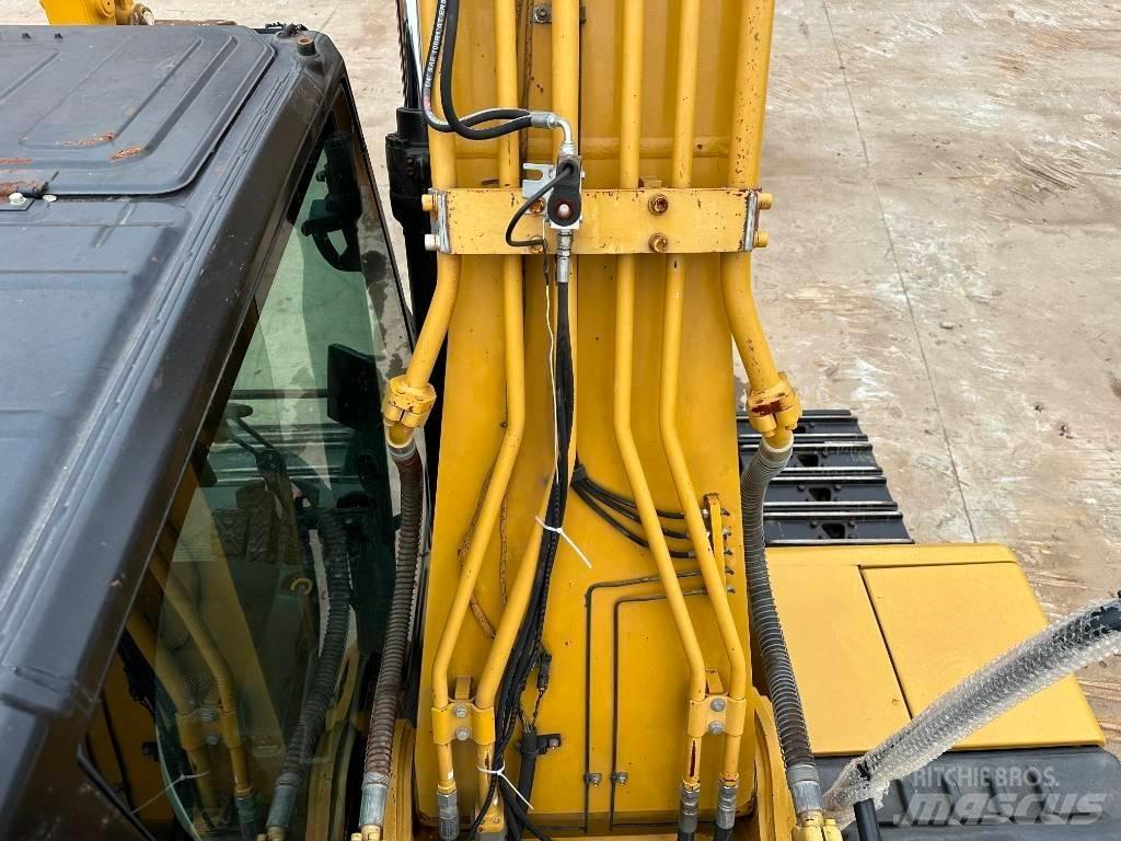 CAT 323GC Гусеничні екскаватори