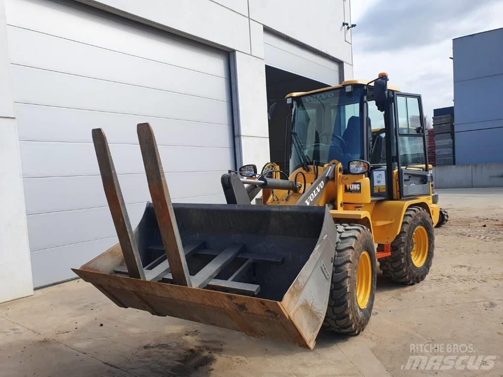 Volvo L 30 G Мобільні дробарки