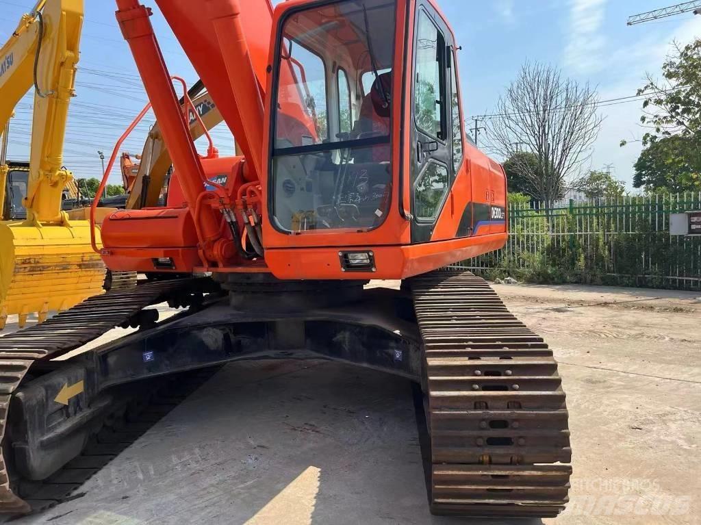 Doosan 300-7 Гусеничні екскаватори