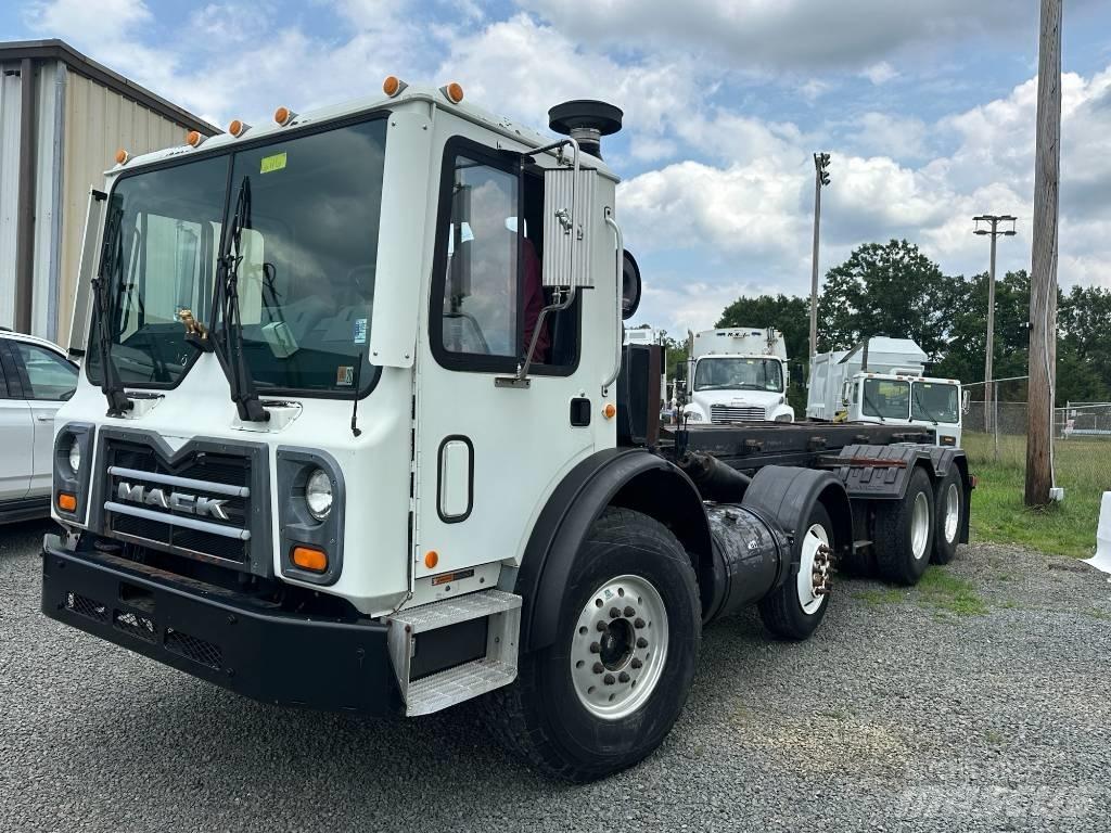 Mack MRU613 Сміттєвози