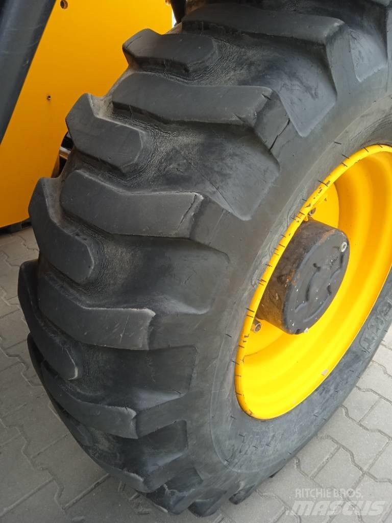 JCB 540-140 Телескопічні навантажувачі