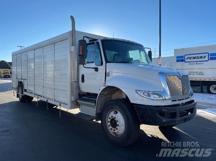 International 4300 Вантажівки для доставки напоїв