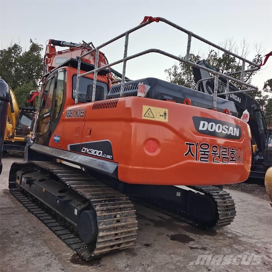 Doosan DX 300LC-9C Гусеничні екскаватори