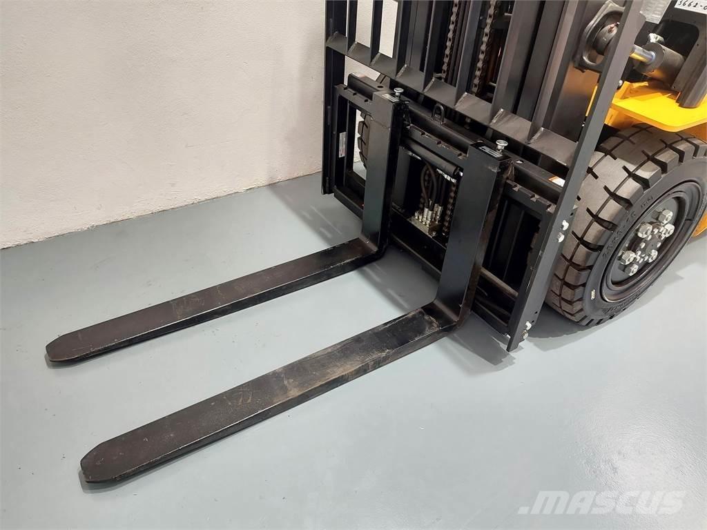  MB Forklift EFL353 Електронавантажувачі
