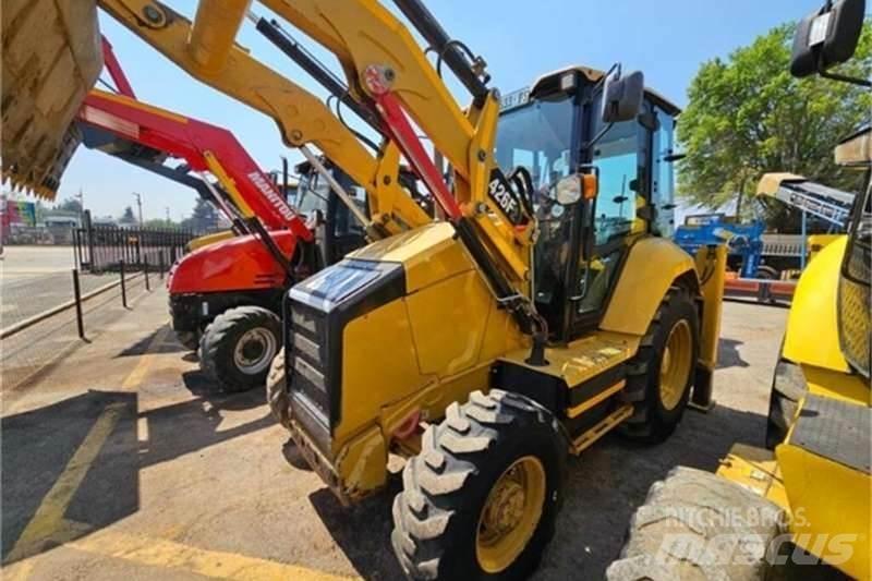 CAT 426F2 TLB Екскаватори-навантажувачі