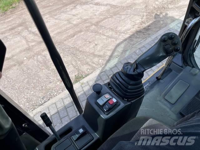 CAT M 315 D Колісні екскаватори