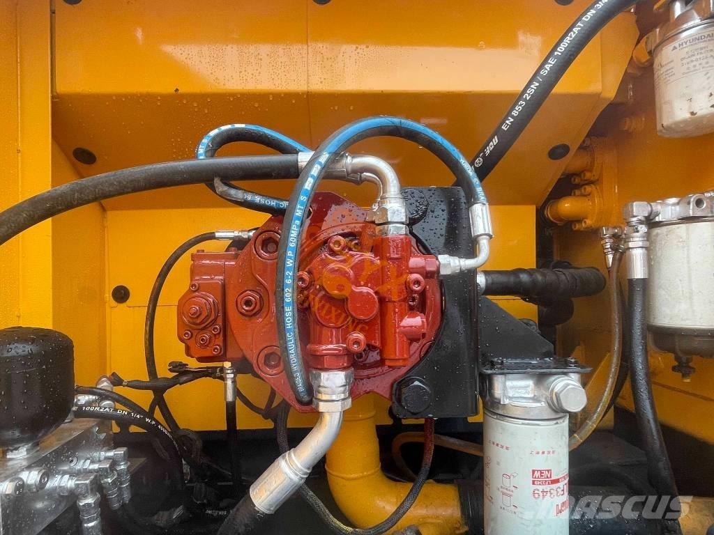 Hyundai R220LC-9 Гусеничні екскаватори