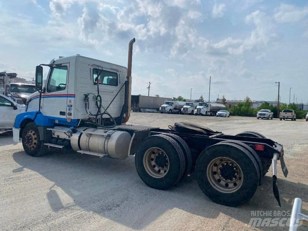 Volvo VNL Тягачі