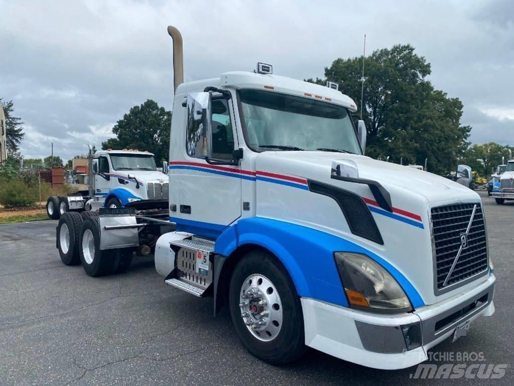 Volvo VNL Тягачі