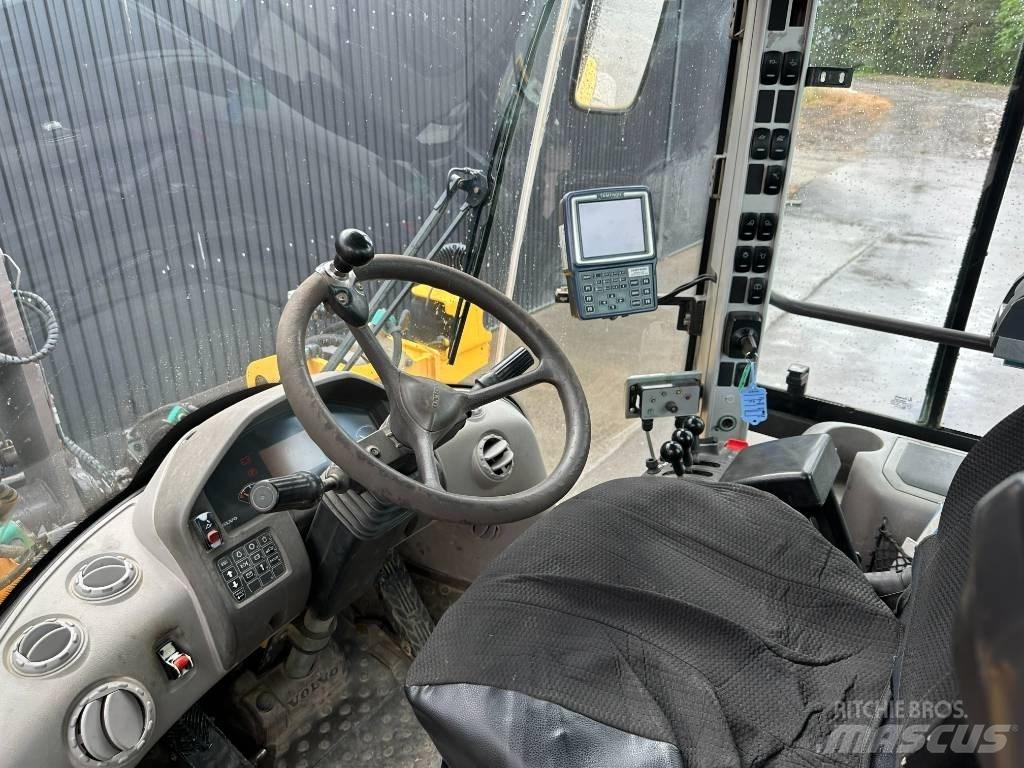 Volvo L 90 F Фронтальні навантажувачі