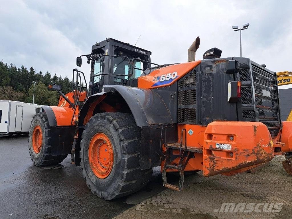 Hitachi ZW 550 Фронтальні навантажувачі