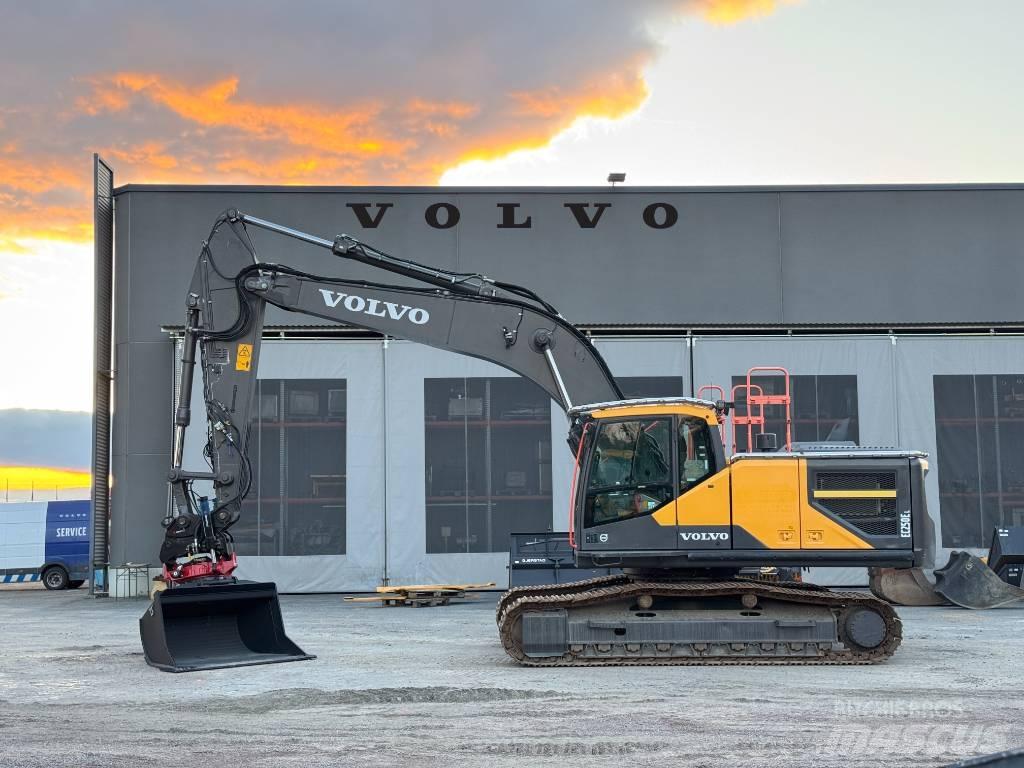 Volvo EC 250 EL Гусеничні екскаватори
