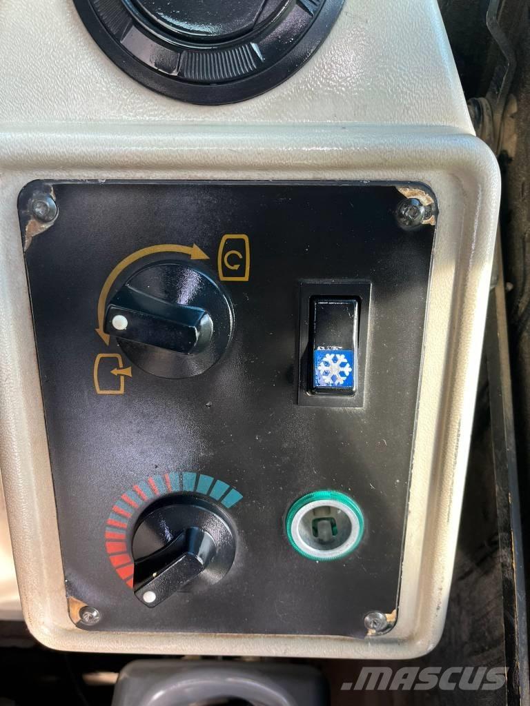 JCB JS 160 W Колісні екскаватори