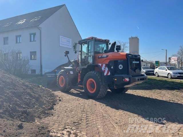 Doosan DL 200 Фронтальні навантажувачі