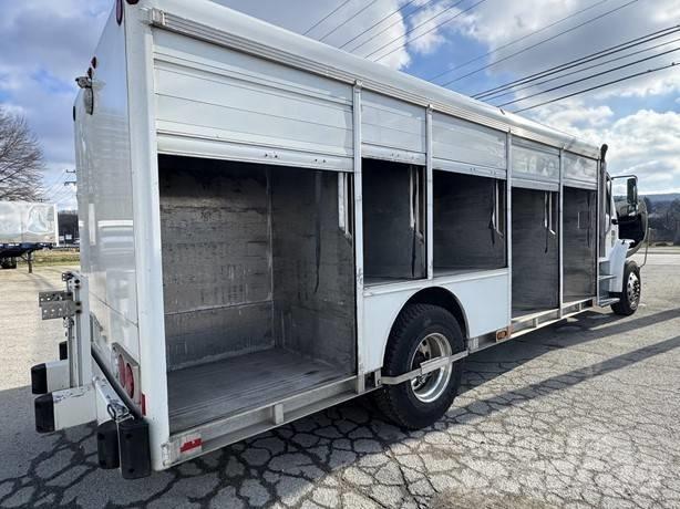Freightliner M2 Вантажівки для доставки напоїв