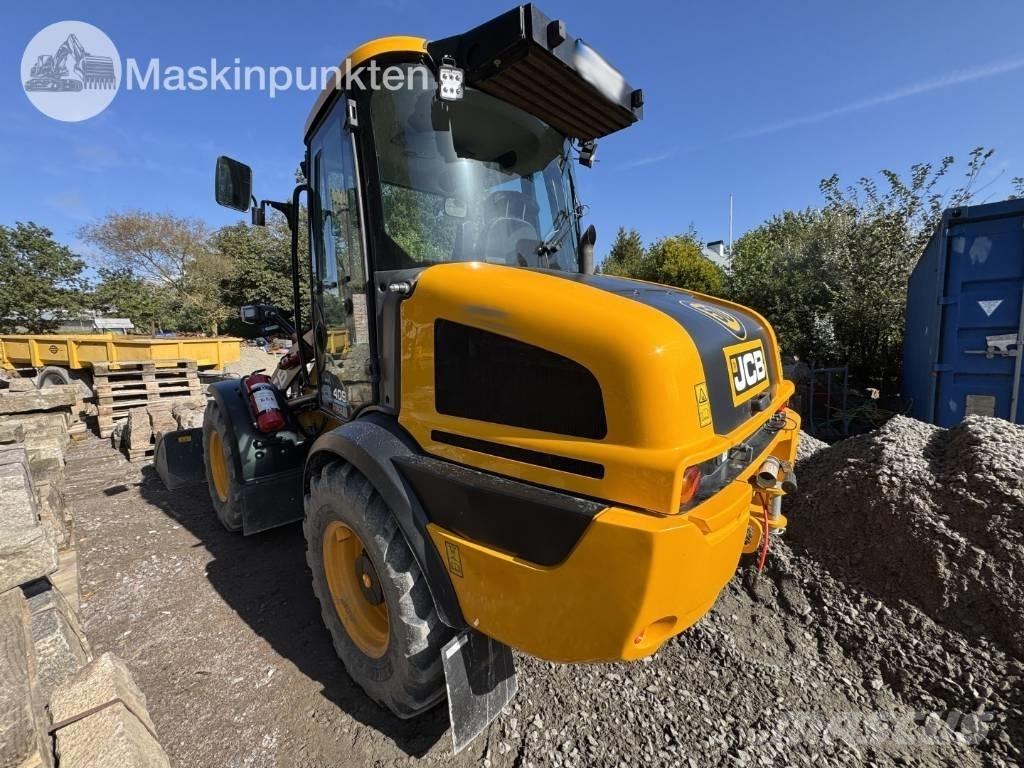 JCB 409 Фронтальні навантажувачі