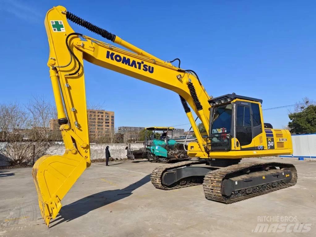 Komatsu PC 240-8 Гусеничні екскаватори