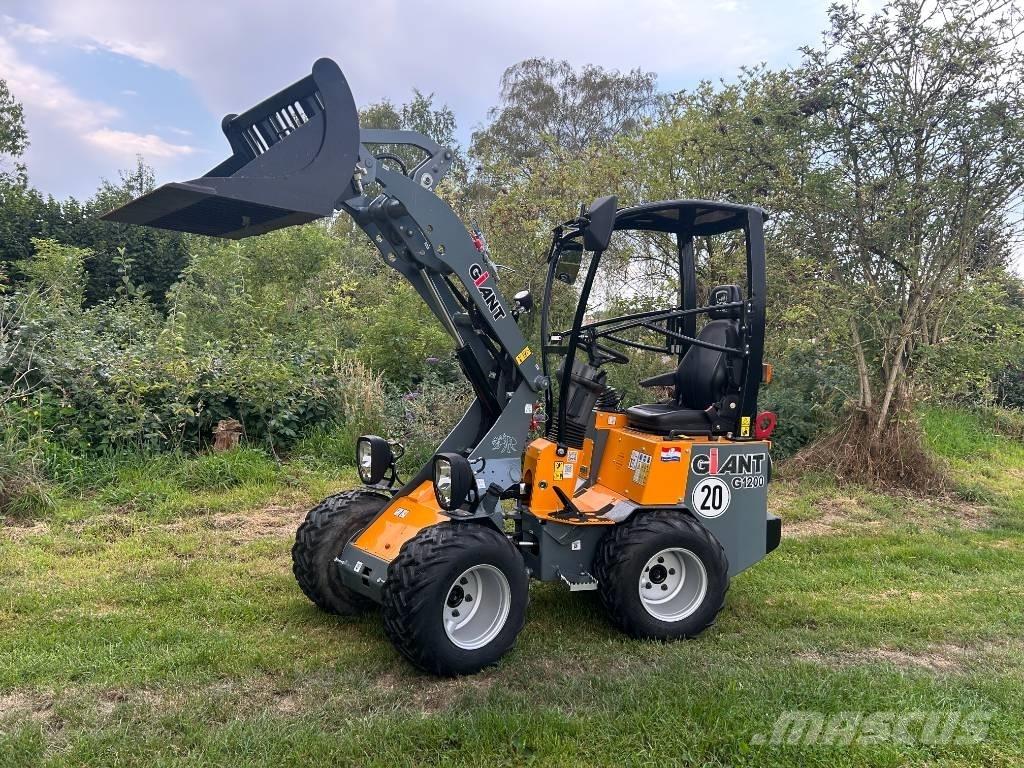 GiANT G 1200 Малі навантажувачі