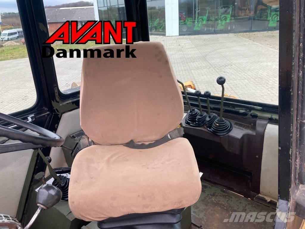 Hydrema 806 Екскаватори-навантажувачі