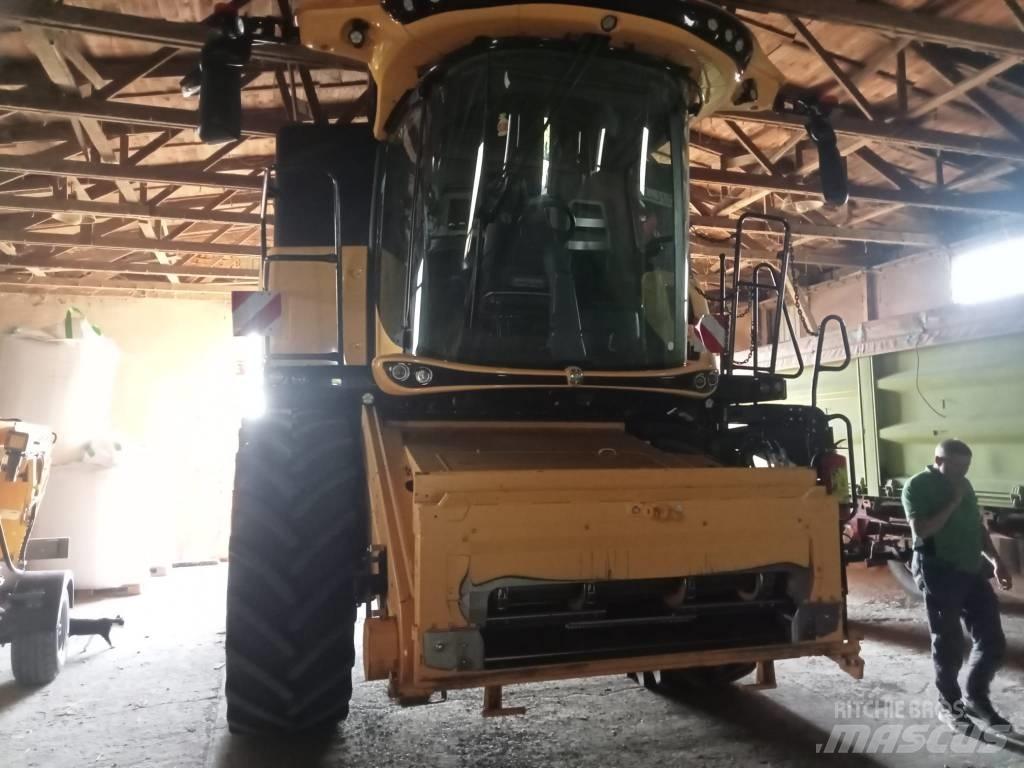 New Holland CX 8.70 Зернозбиральні комбайни