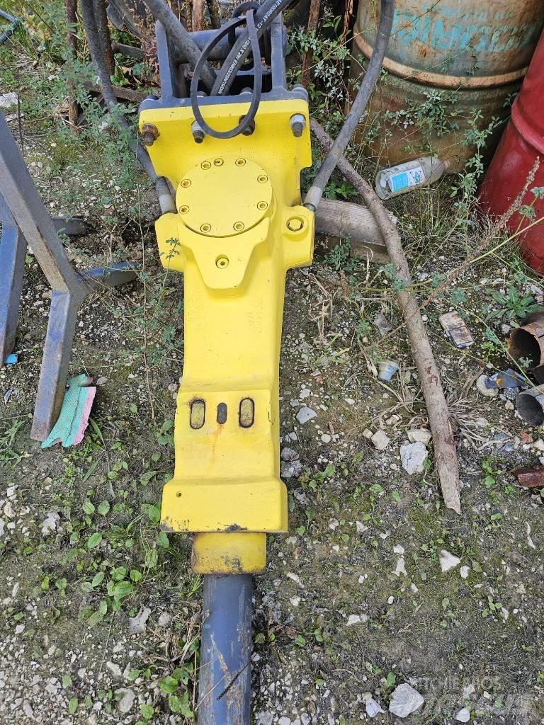 Atlas Copco SB 302 Плуги