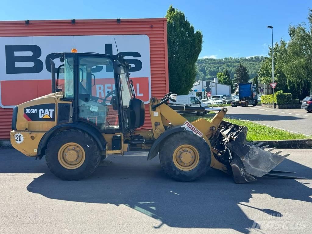 CAT 906 M Фронтальні навантажувачі