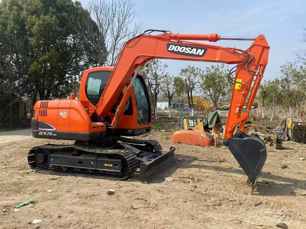 Doosan DX 75-9 C Середні екскаватори 7т. - 12т.