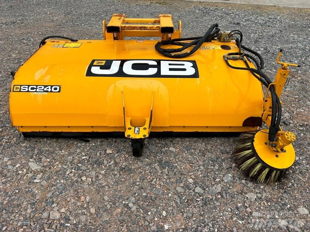 JCB SC 240 Щітки