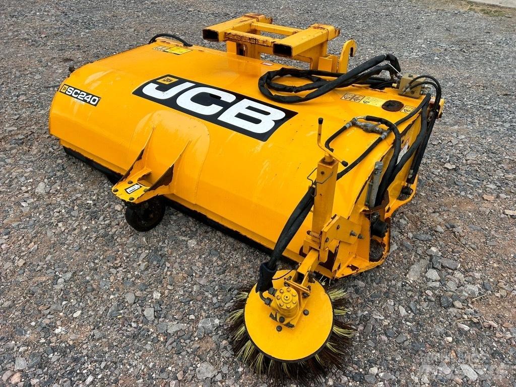JCB SC 240 Щітки