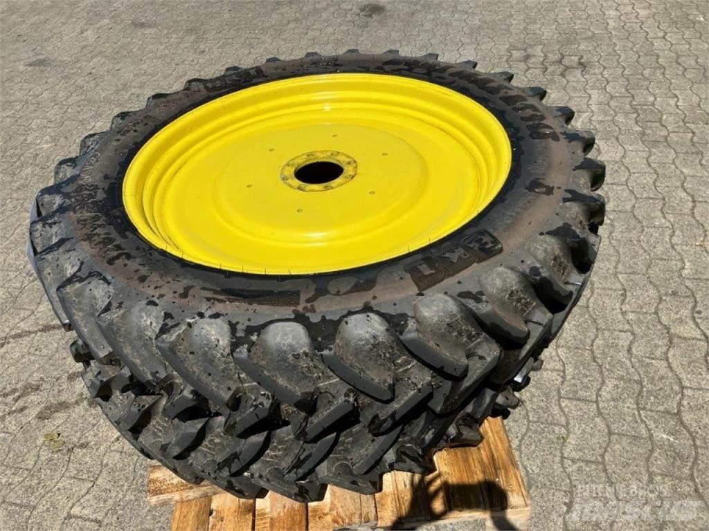 BKT 320/90R42 Колеса