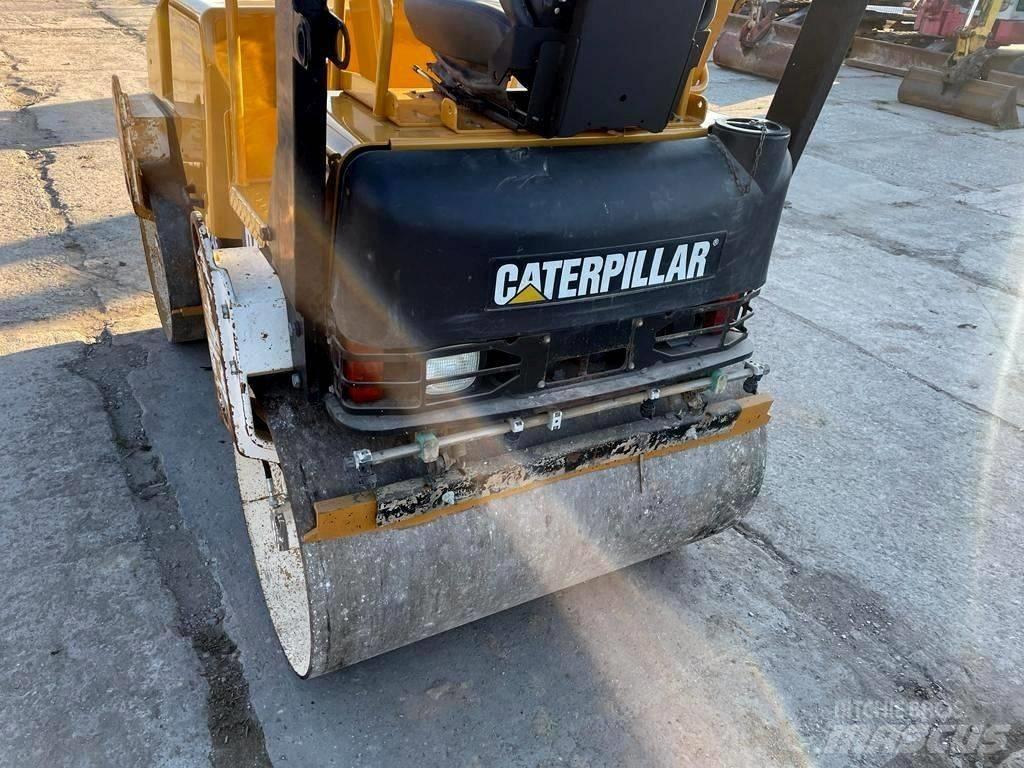 CAT CB 224 E Котки тротуарні