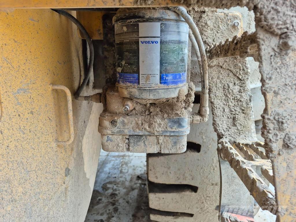 Volvo L 120 H Фронтальні навантажувачі