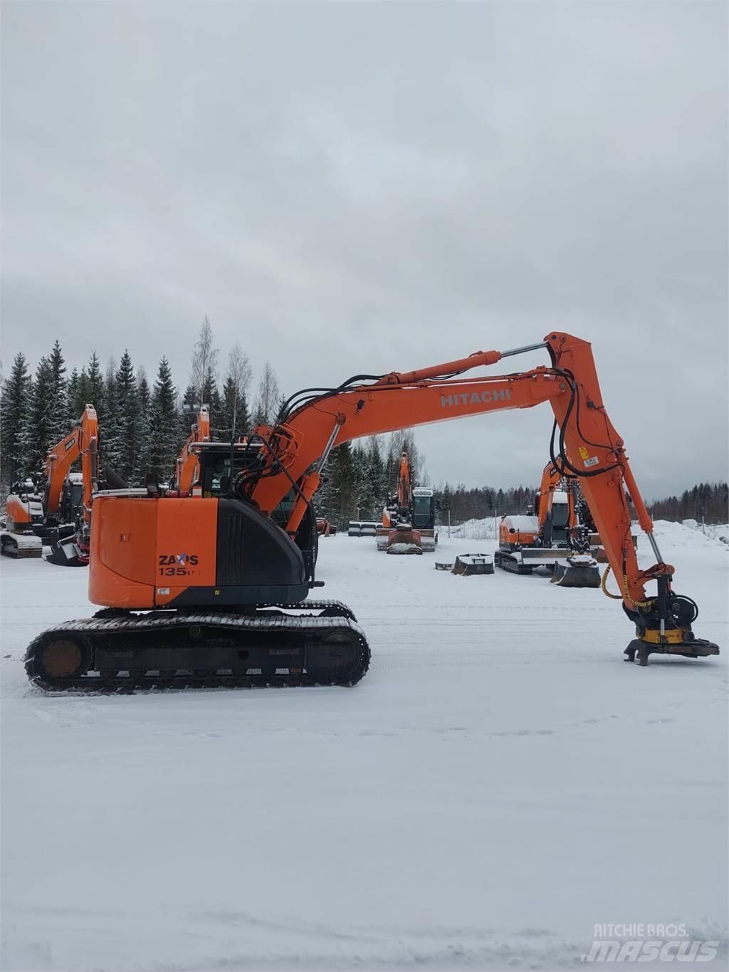 Hitachi ZX135US-5B Гусеничні екскаватори